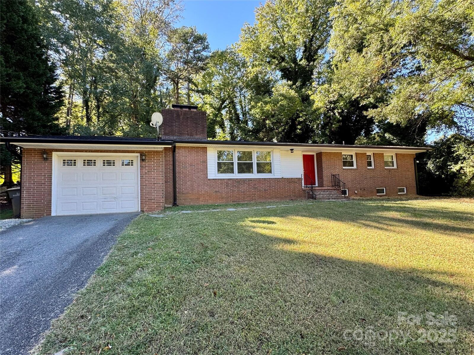 Property Photo:  302 Suburban Avenue  NC 28083 