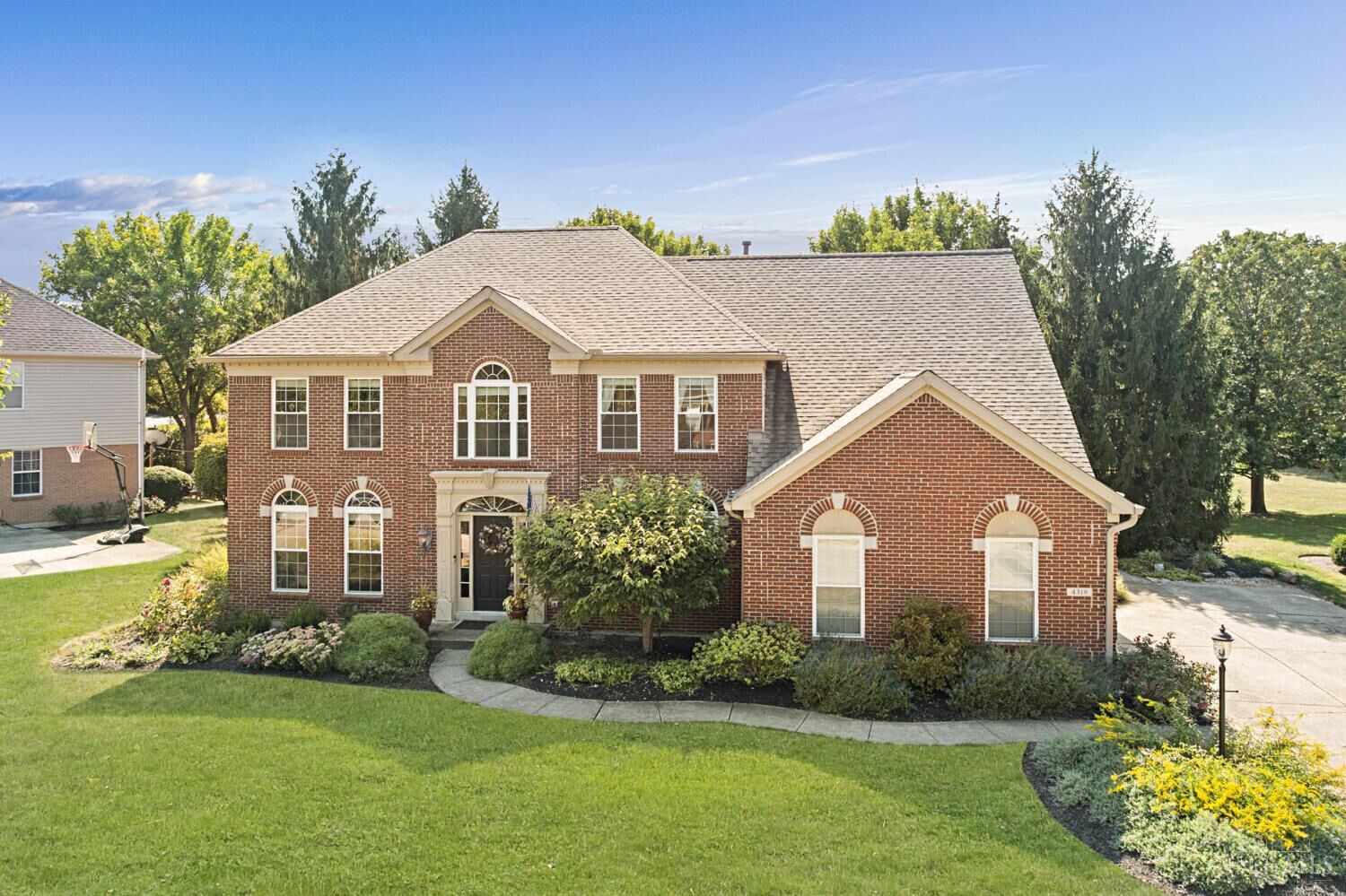Property Photo: 4319 Serpentine Way OH 45040
