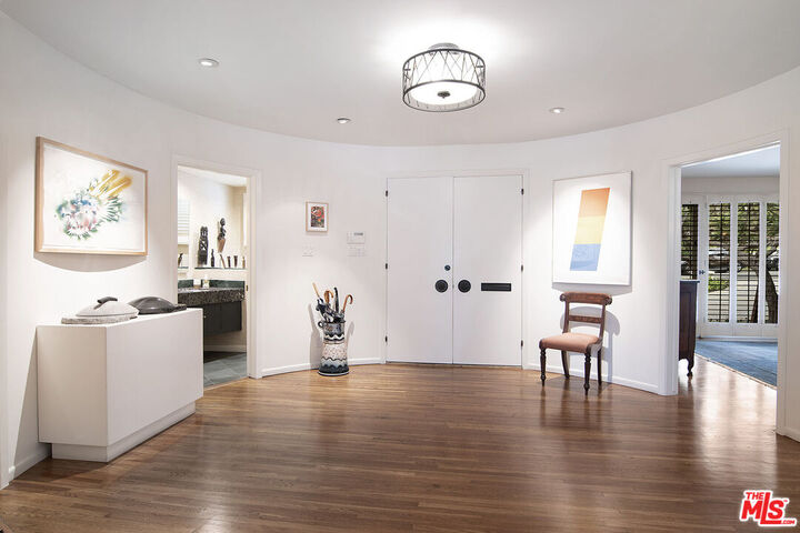 Property Photo:  634 N Sierra Dr  CA 90210 