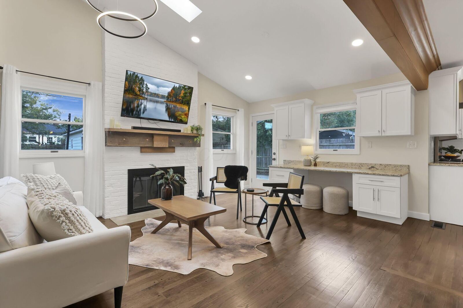 Property Photo: 2714 Woodstock Road OH 43221