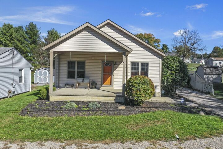 Property Photo: 2582 E Park Street OH 43046