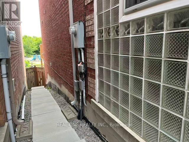 Property Photo:  Doubtfire Crescent  ON L3S 3V8 