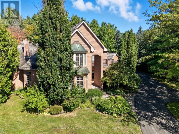 Property Photo: 8 Bunhill Court ON L1Z 1X5