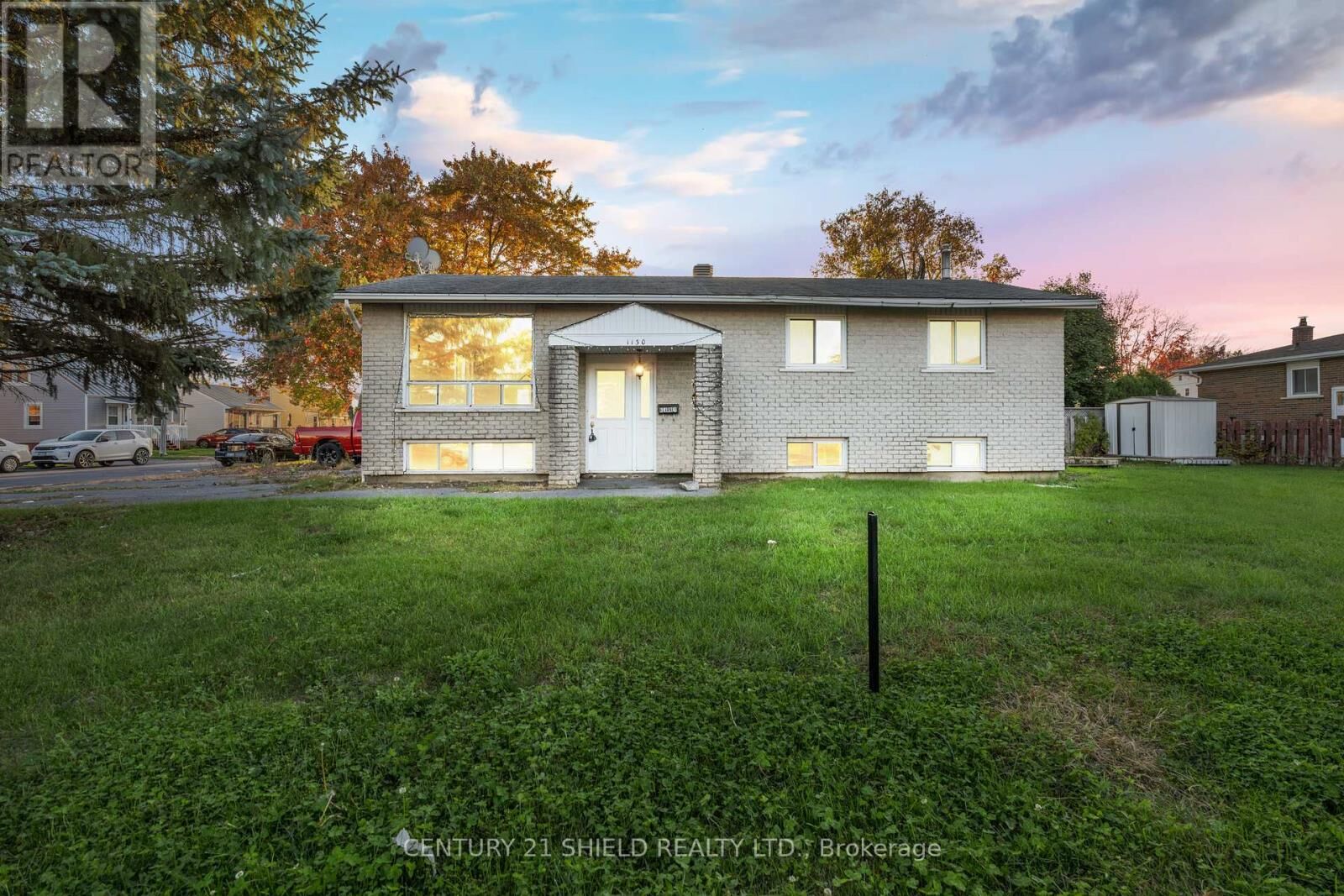 Property Photo: 1130 Sydney Street ON K6H 6A1