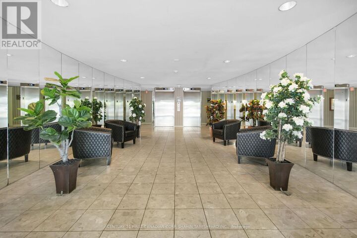Photo de la propriété: 570 Proudfoot Lane 407 ON N6H 4Z1