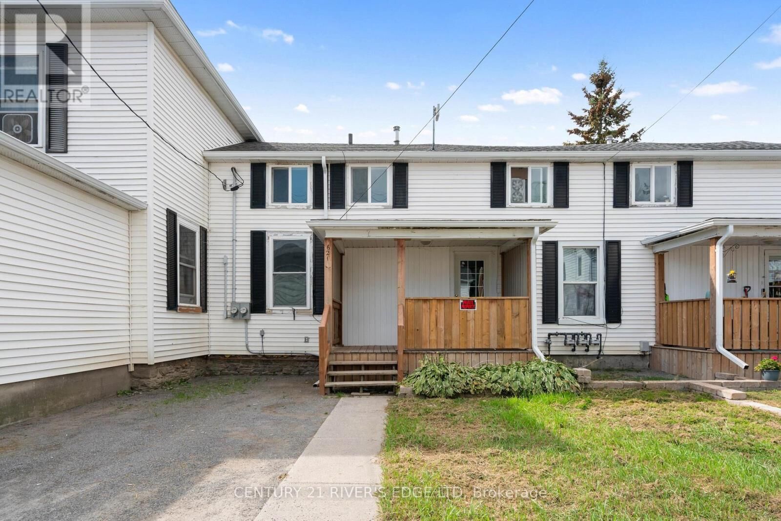 Property Photo: 621 George Street West ON K0E 1T0