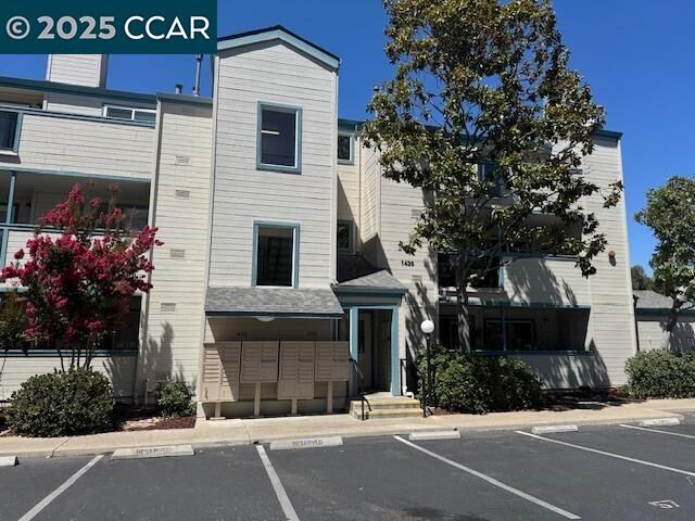 Property Photo: 1420 Bel Air Dr 207 CA 94521