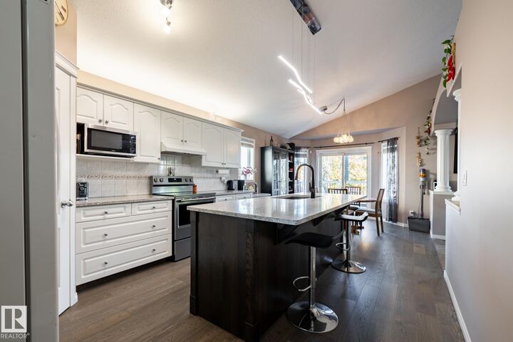 Property Photo:  40 Deer Park Boulevard  AB T7X 3J6 