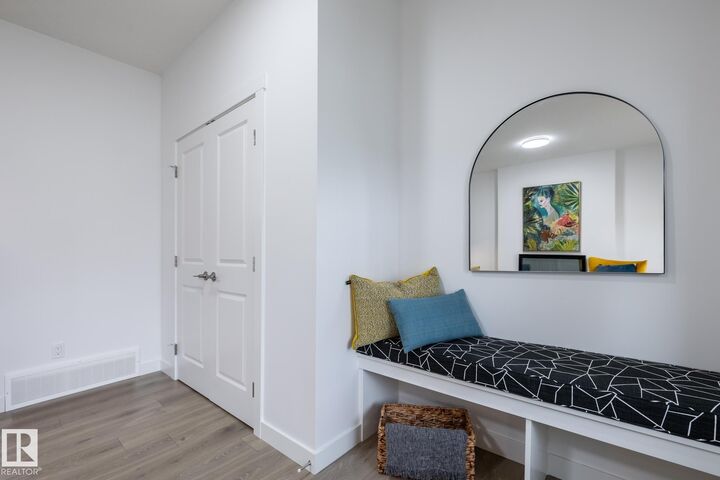 Property Photo:  308 29 Street SW  AB T8L 1V1 
