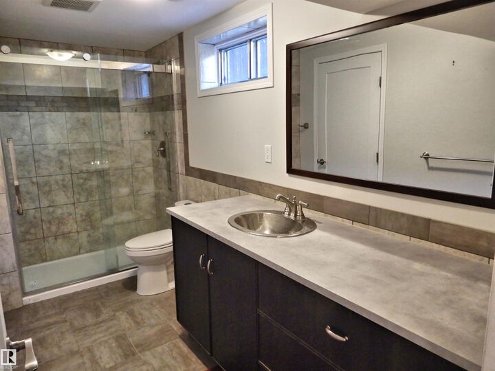 Property Photo:  18617 62B Avenue NW  AB T5T 2S8 