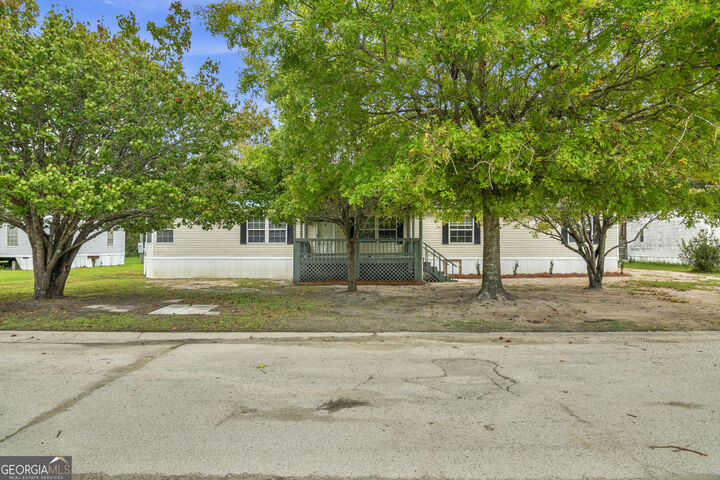 Property Photo:  112 Cheryl Court NE  GA 31316