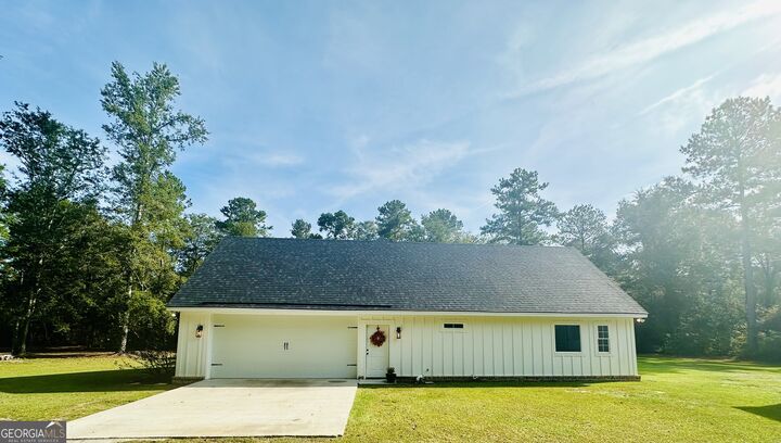 Property Photo: 2820 Southern Manor Road GA 30439
