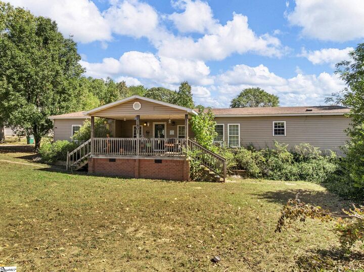 Property Photo: 1801 Riddle Road SC 29374