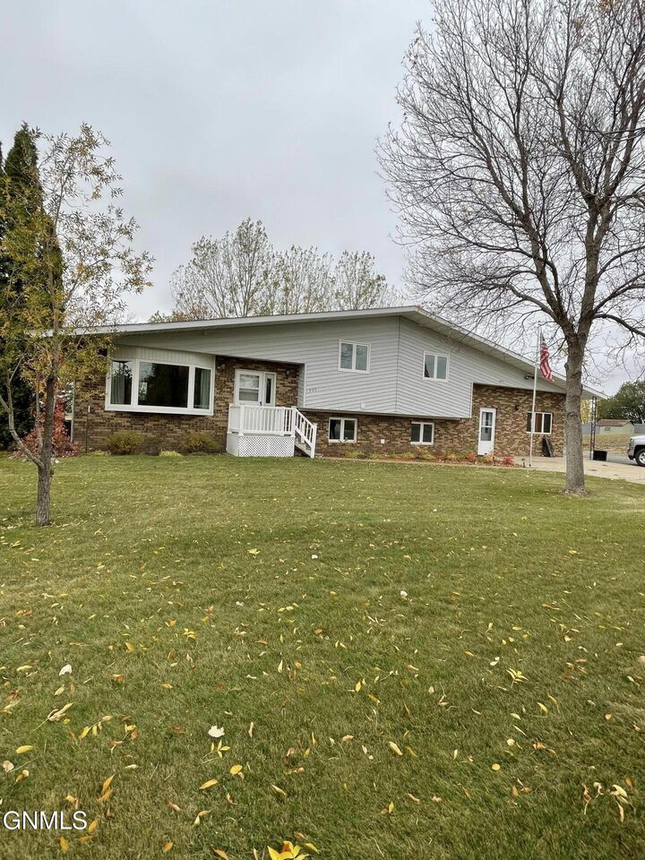 905 Antelope Drive  Hazen ND 58545 photo