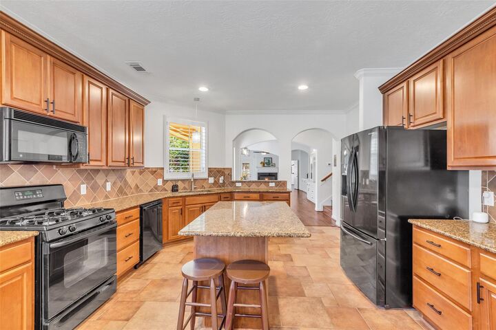 Property Photo: 91 Misty Harbor Drive TX 77356
