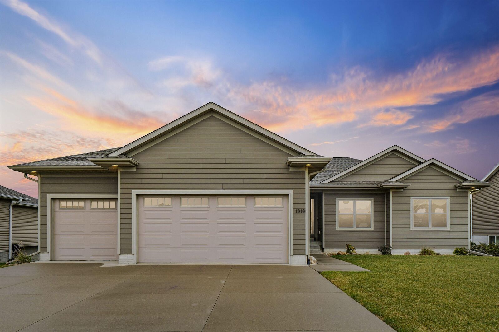 Property Photo: 1919 Richard Road IA 50613