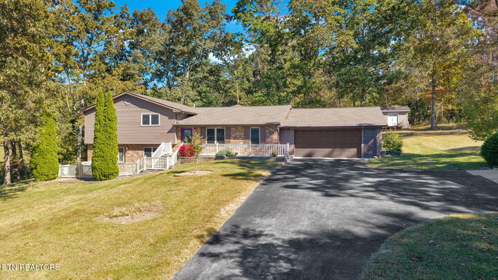 Property Photo: 947 Lawnville Rd TN 37763