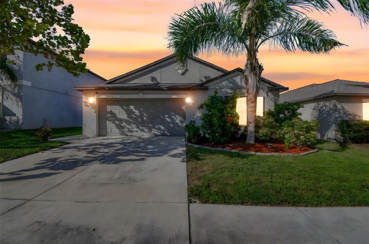 Property Photo: 10112 Rosemary Leaf Lane FL 33578