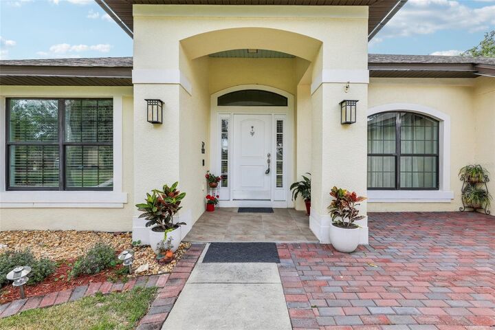 Property Photo:  36729 Alaqua Court  FL 32736 