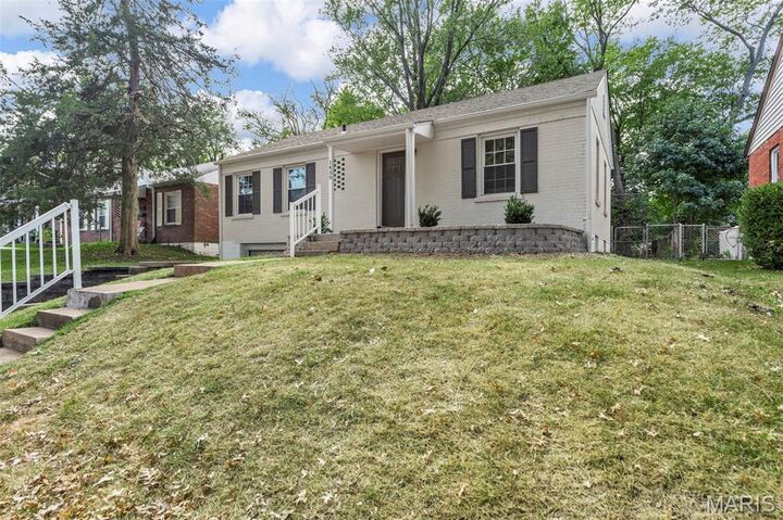 Property Photo: 1459 Lyndale Avenue MO 63130