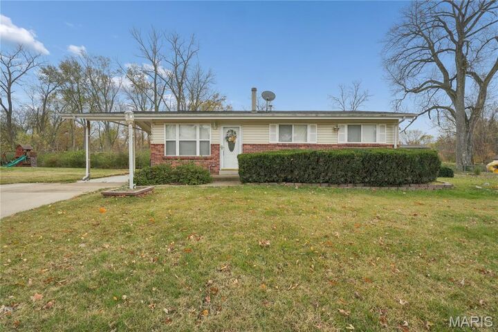 Property Photo: 11410 Essex Avenue MO 63043