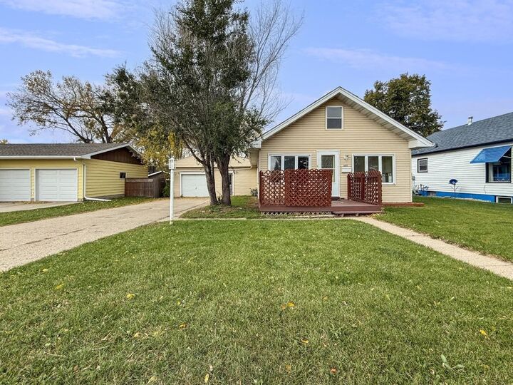 1422 2nd St. SE  Minot ND 58701 photo