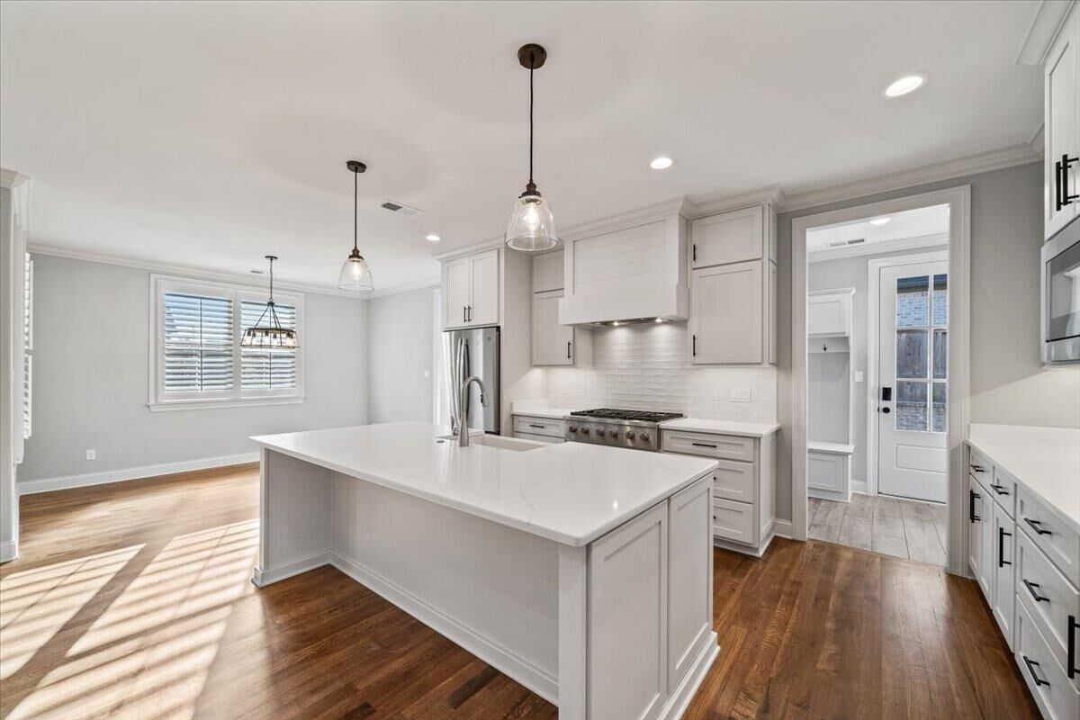 Property Photo: 1592 Exmoor Ln TN 38017