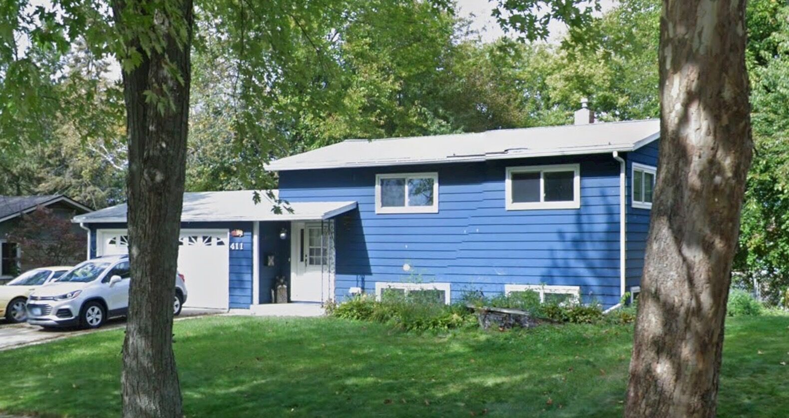 Property Photo: 411 Gayle Avenue IL 60115