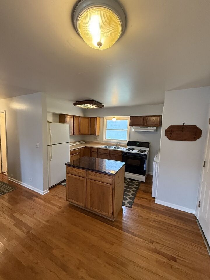 Property Photo: 222 W Park Road IL 60073