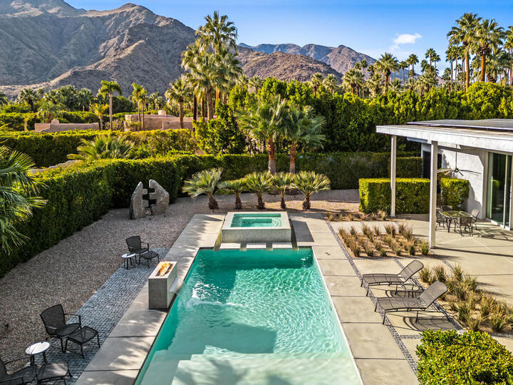 Property Photo: 425 S Via Las Palmas CA 92262