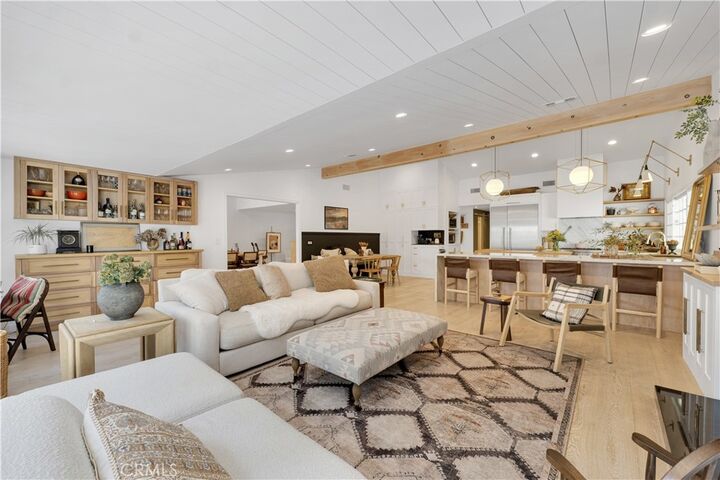 Property Photo:  5910 Pat Avenue  CA 91367 