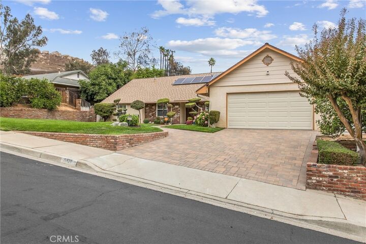 Property Photo:  5421 Sierra Vista  CA 92505 