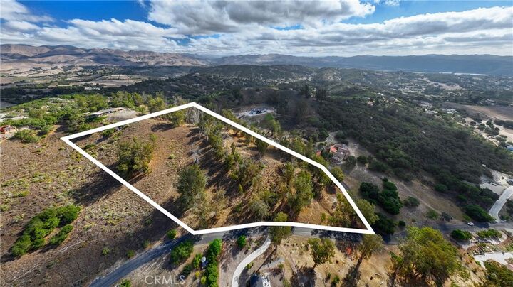 Property Photo: 1375 Sugar Bush Court CA 93420