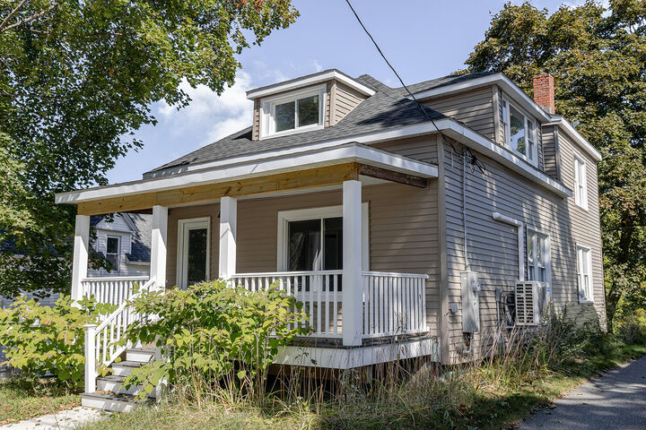 Property Photo:  40 Pendleton Street  ME 04412 