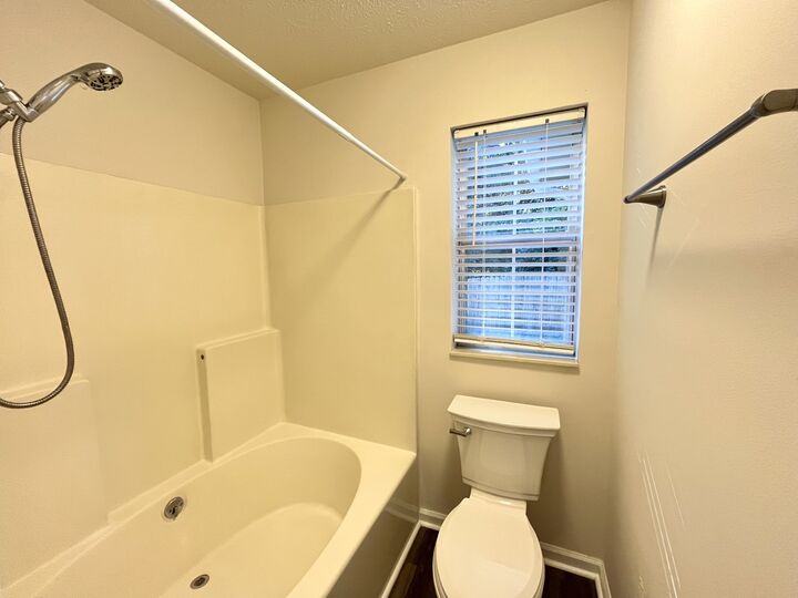 Property Photo:  5813 Avalon Ct  TN 37076