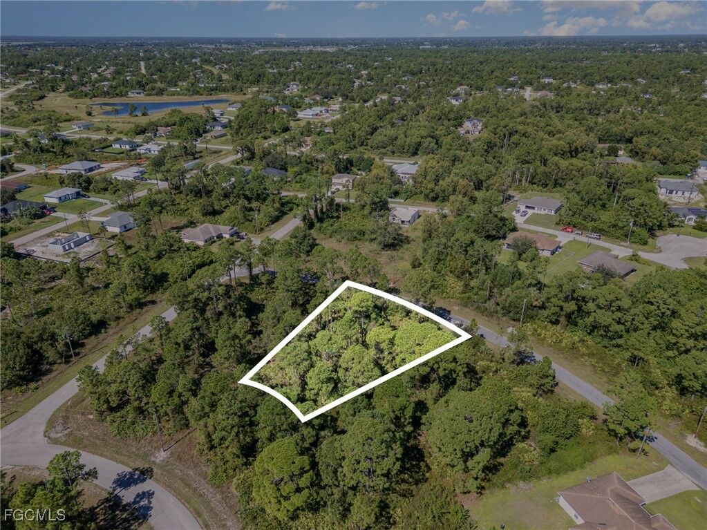 Property Photo: 1030 Bells Street E FL 33974