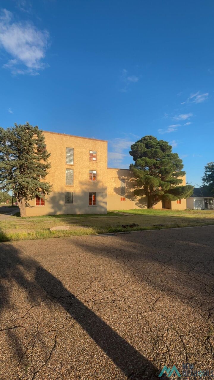 Property Photo:  1121 N Rencher Street  NM 88101 