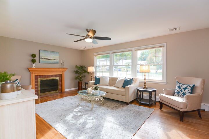 Property Photo: 552 Oak Street NH 03104