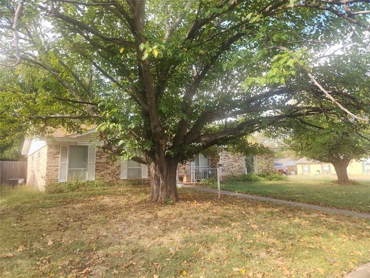 Photo de la propriété:  609 Douglas Street  TX 76028