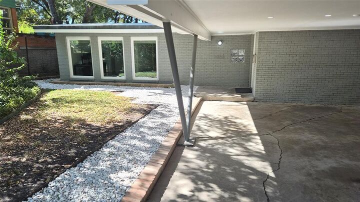 Property Photo: 1055 Tipperary Drive TX 75218