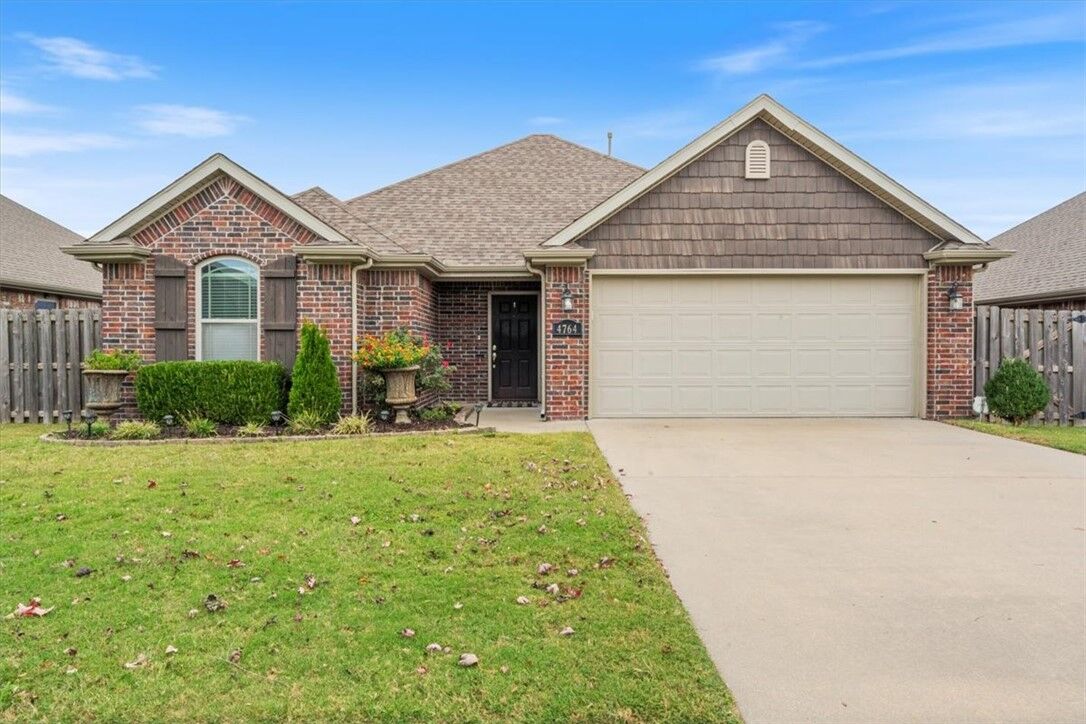 Property Photo: 4764 W Croft Drive AR 72704