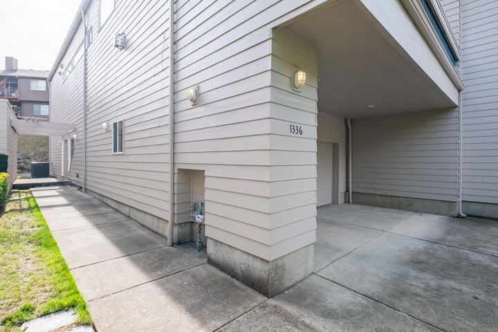 Property Photo:  1336 Lupin Lane NW  OR 97304 