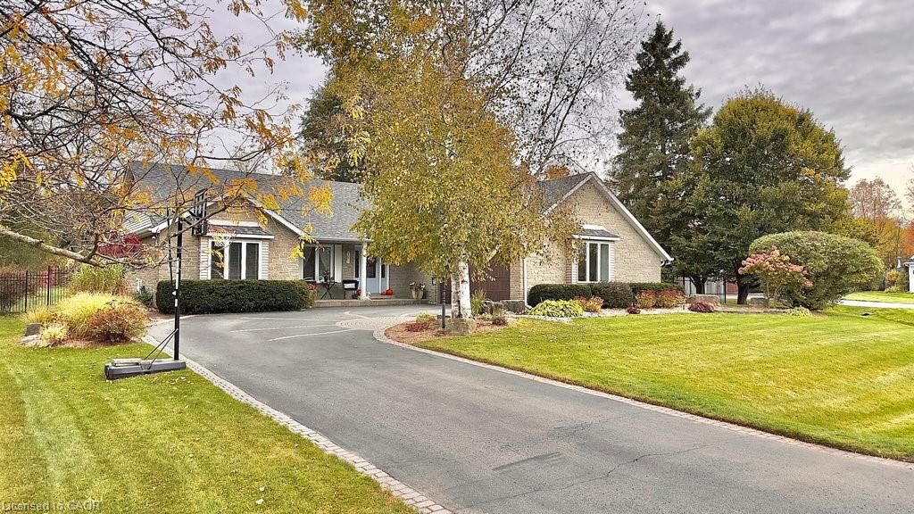 Property Photo:  20 Meander Close  ON L0R 1H1 