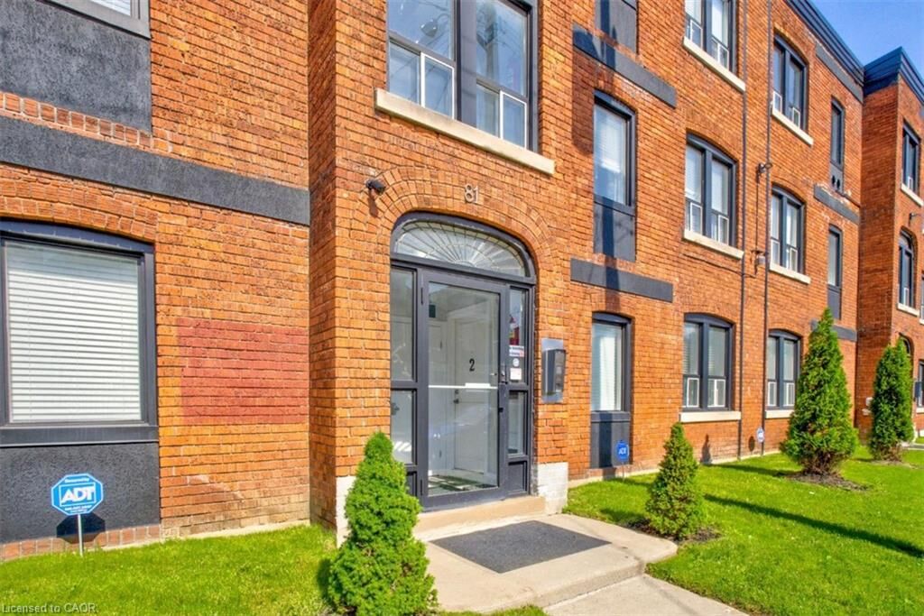 Property Photo: 81 Gibson Avenue 2 ON L8L 6J9