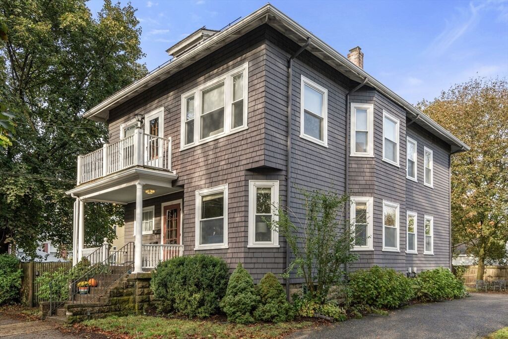 Property Photo: 52 Hawthorne St 1 MA 02478