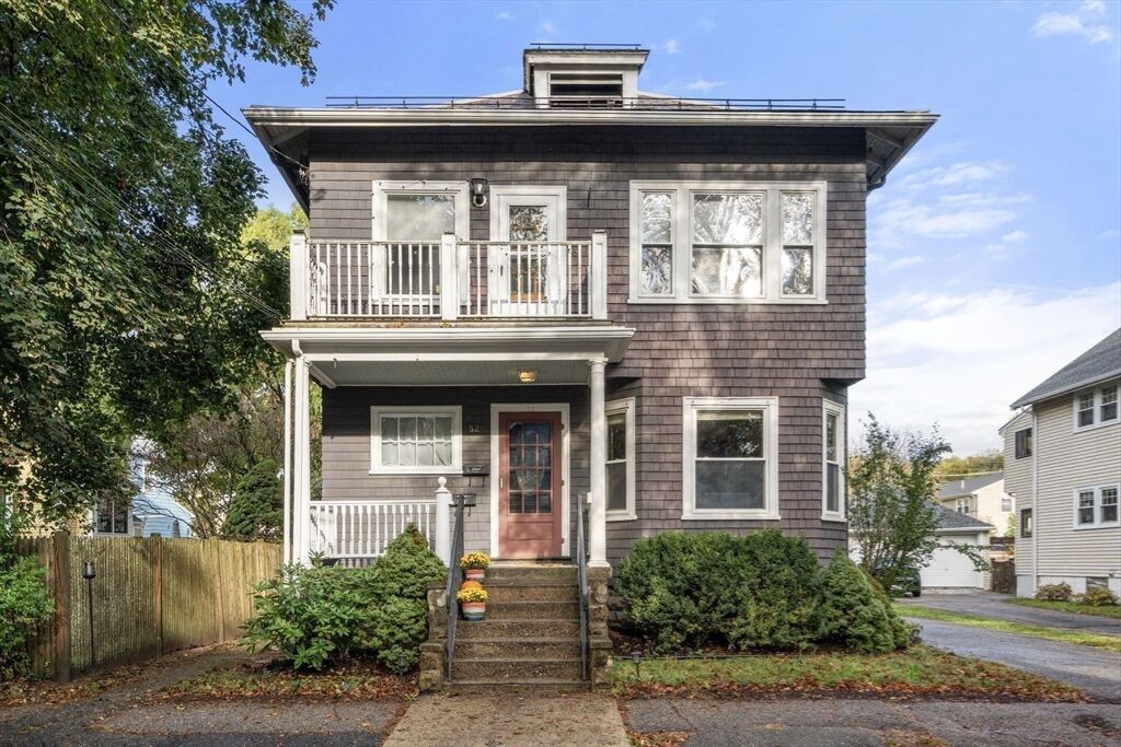Property Photo:  52 Hawthorne St 1  MA 02478 