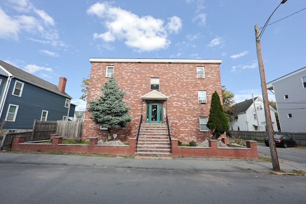 Property Photo: 45 Cottage St. 3 MA 01905