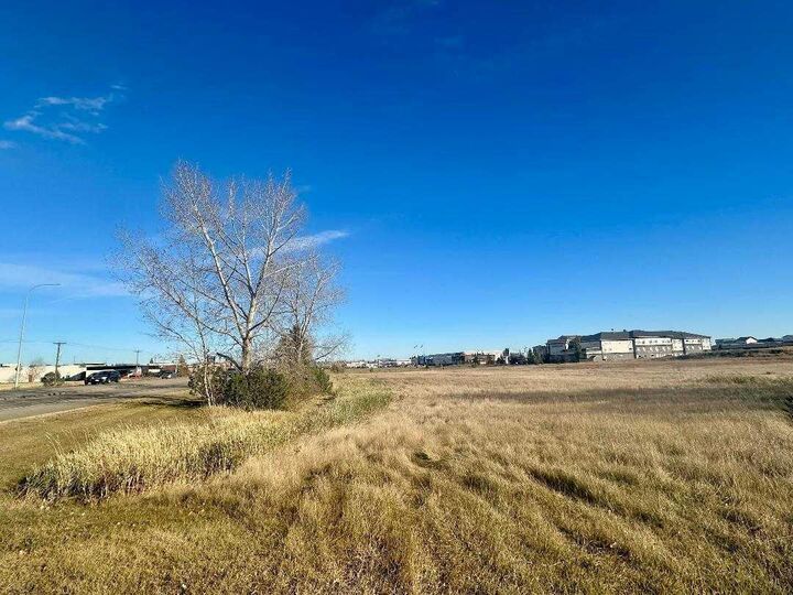 Property Photo: 7405 48 Avenue AB T4V 2T4