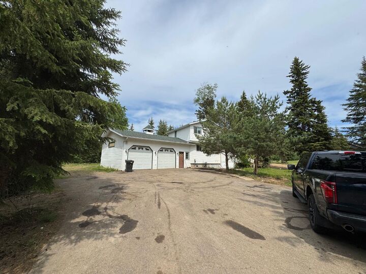 126 Community Lane  Saprae Creek AB T9H 5B4 photo