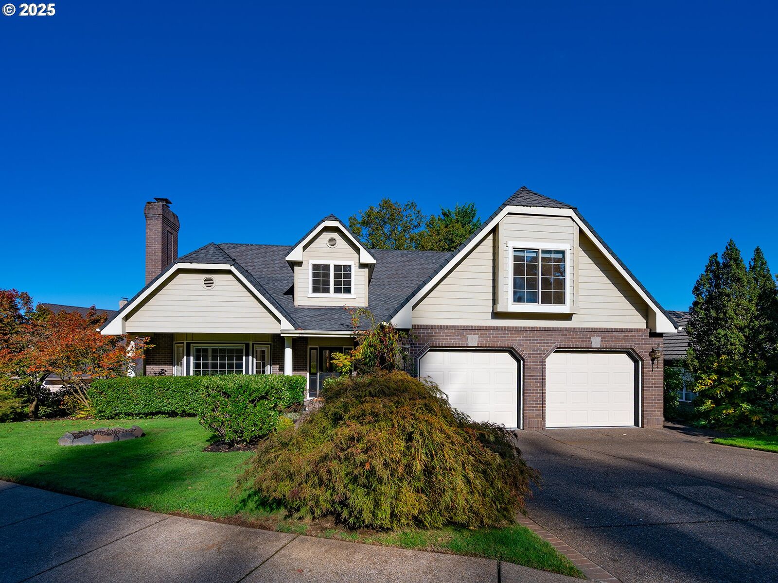 Property Photo:  2037 Morning View Dr  OR 97405 